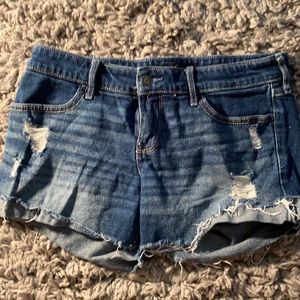 Hollister low-rise midi short - size 27 (5)